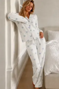 Kadın Desenli Düğmeli Uzun Kollu Beyaz Pijama Takımı