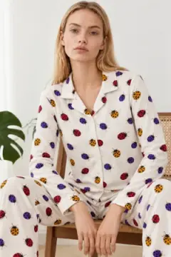 Kadın Uğur Böcekli Gömlek Yaka Beyaz Pijama Takımı 4827