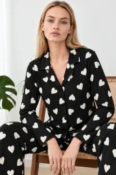 Kadın Kalpli Gömlek Yaka Siyah Pijama Takımı 4824