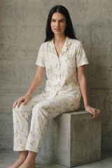 V Yaka Düğmeli Casual Çok Renkli Pijama Takımı