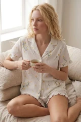 Çiçek Desenli Fırfır Detaylı Şortlu Pijama Takımı 8075 Çok Renkli