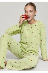 Kadın Çizgili Kalp Desenli Uzun Yeşil Pijama Takımı